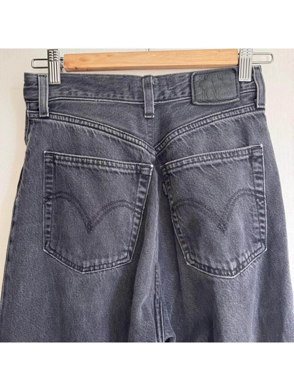 Levi’s High Loose Denim Jeans - Picture 5 of 6